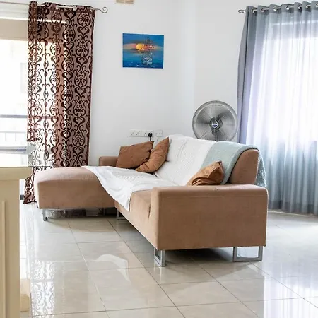 Spacious 3-bedroom 30 Seconds From Sea *