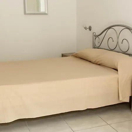 Spacious 3-bedroom 30 Seconds From Sea *