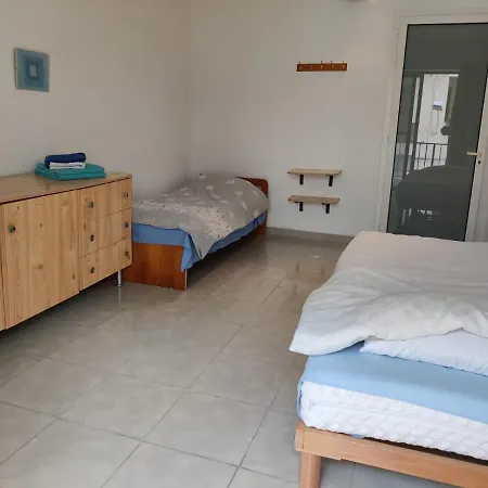 Apartamento Spacious 3-bedroom 30 Seconds From Sea Marsaskala